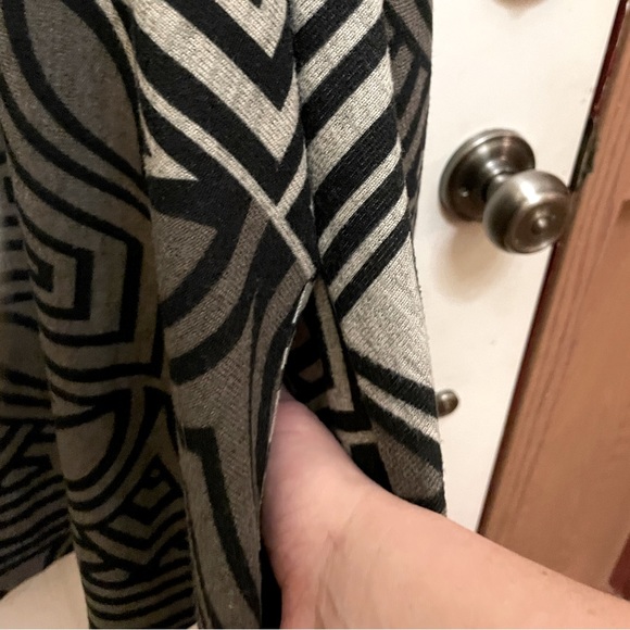 Papillon Large print multi grey sweater dress with two side pockets. Very cozy. - Picture 4 of 8